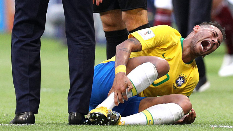 Neymar 世足賽 場上誇張翻滾動作,意外激似一支肯德基廣告 - 電腦王阿達 Neymar 世足賽 場上誇張翻滾動作,意外激似一支肯德基廣告 - 電腦王阿達