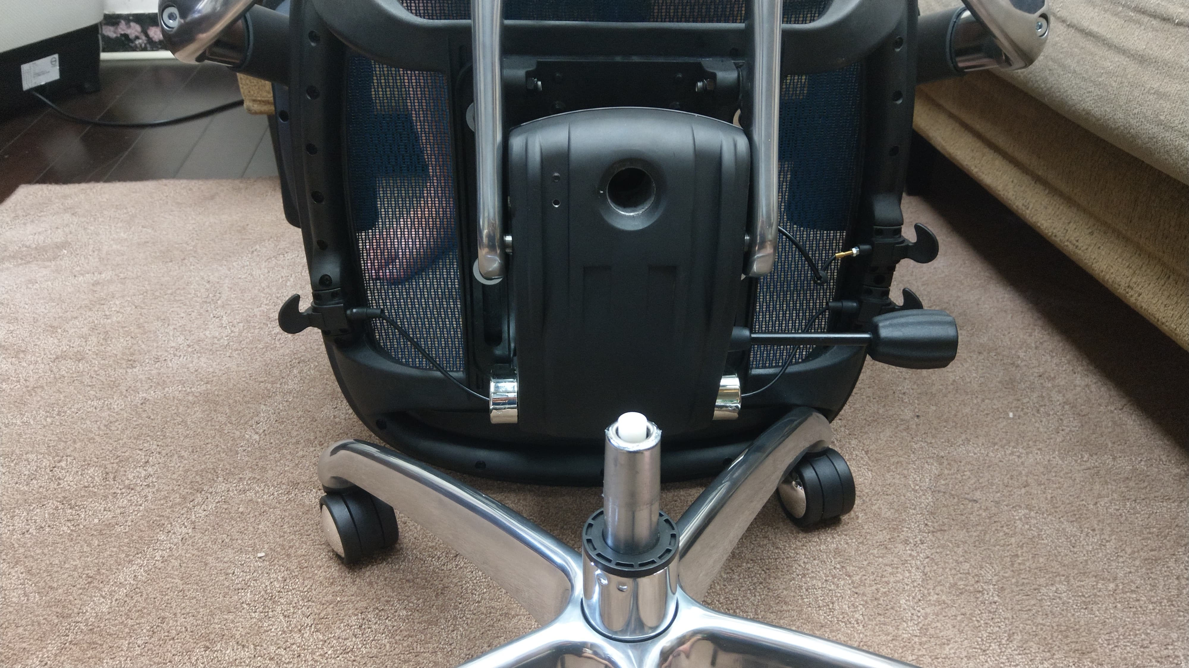 『開箱』鋁合金骨架電腦椅 唯美特WMT-A6人體工學椅 - 電腦王阿達