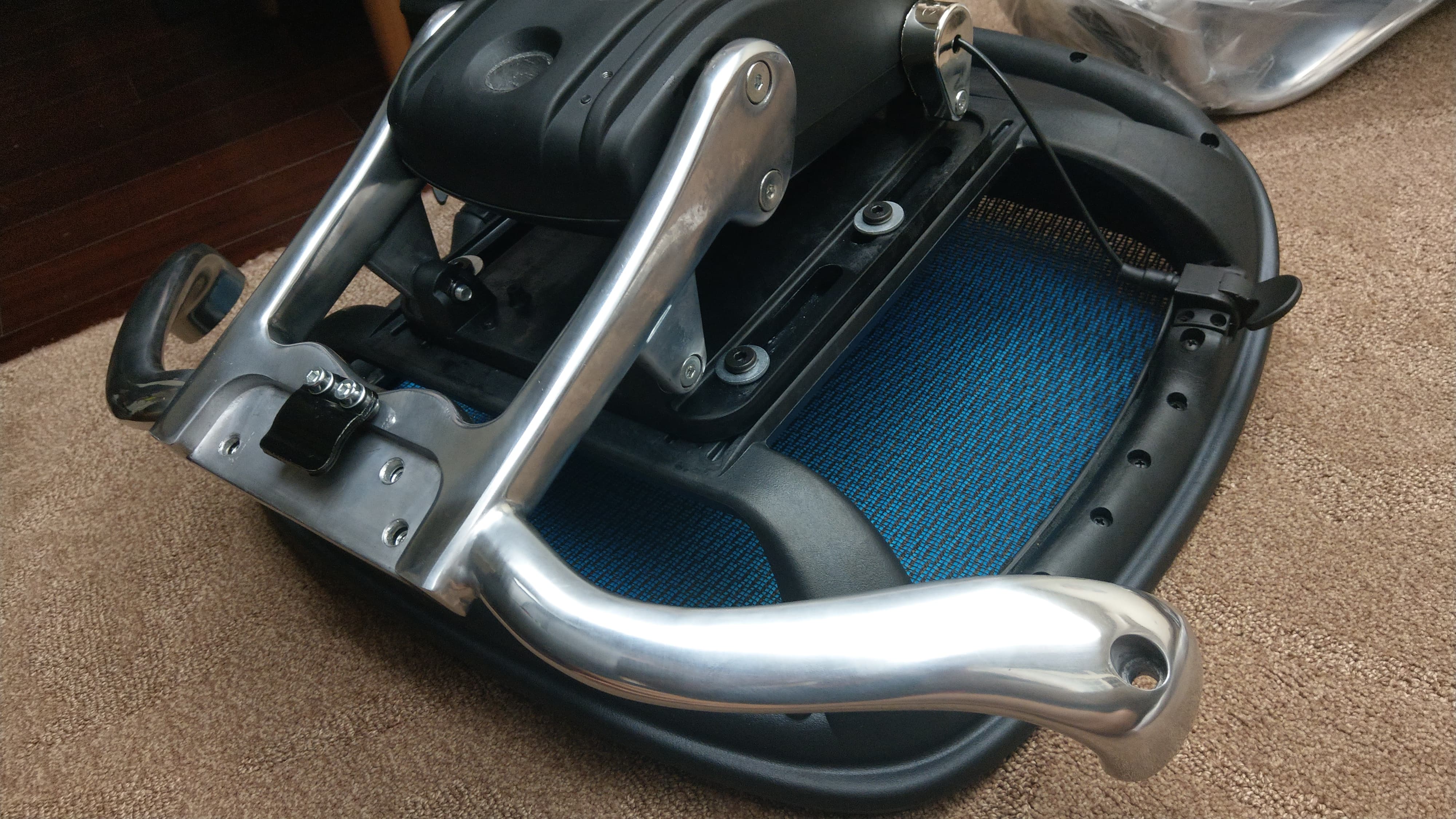 『開箱』鋁合金骨架電腦椅 唯美特WMT-A6人體工學椅 - 電腦王阿達