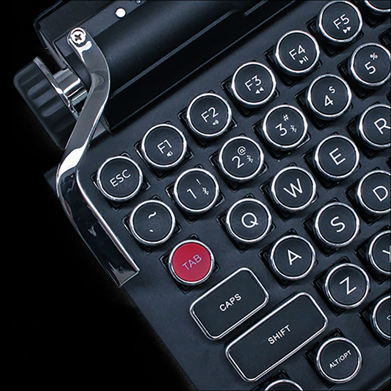 《 惡靈古堡2 重製版 》聯名 Qwerkywriter 推打字機藍牙機械式鍵盤 - 電腦王阿達 《 惡靈古堡2 重製版 》聯名 Qwerkywriter 推打字機藍牙機械式鍵盤 - 電腦王阿達