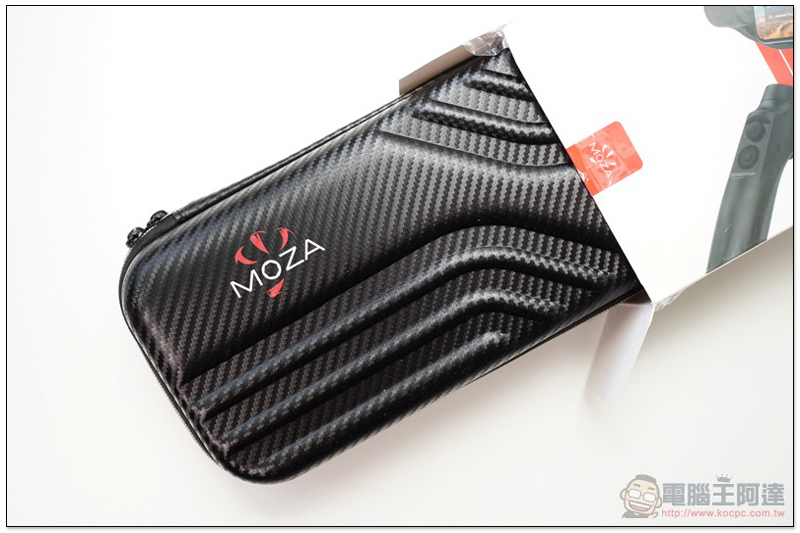 超值款 MOZA Mini-Mi 手機穩定器開箱 體驗:搭載便利無線充電,還有滿滿擴充性 - 電腦王阿達 超值款 MOZA Mini-Mi 手機穩定器開箱 體驗:搭載便利無線充電,還有滿滿擴充性 - 電腦王阿達