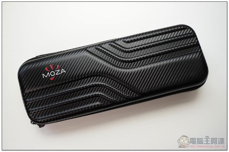 超值款 MOZA Mini-Mi 手機穩定器開箱 體驗：搭載便利無線充電，還有滿滿擴充性 - 電腦王阿達