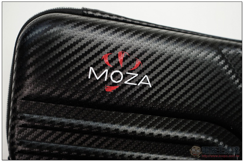 超值款 MOZA Mini-Mi 手機穩定器開箱 體驗：搭載便利無線充電，還有滿滿擴充性 - 電腦王阿達