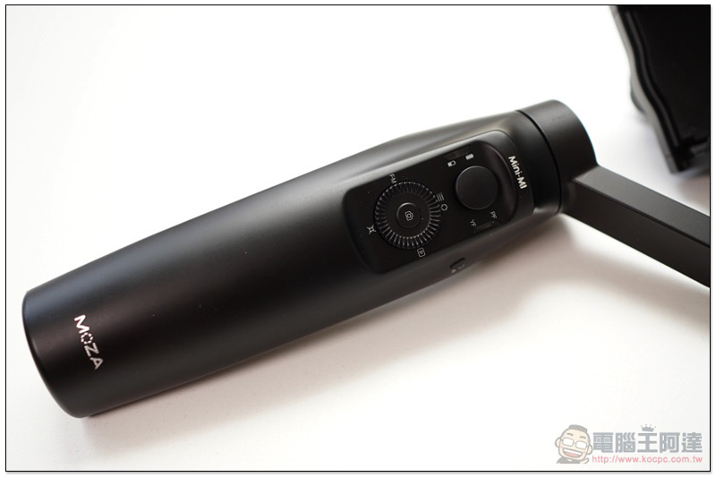 超值款 MOZA Mini-Mi 手機穩定器開箱 體驗:搭載便利無線充電,還有滿滿擴充性 - 電腦王阿達 超值款 MOZA Mini-Mi 手機穩定器開箱 體驗:搭載便利無線充電,還有滿滿擴充性 - 電腦王阿達