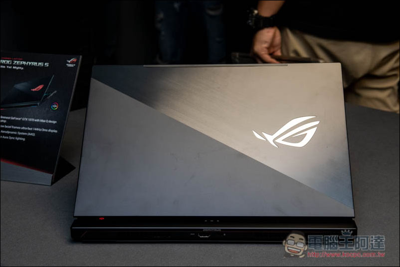 ASUS ROG 最新旗艦電競筆電西風之神 Zephyrus S、17吋 Strix Scar II 正式登場 - 電腦王阿達 ASUS ROG 最新旗艦電競筆電西風之神 Zephyrus S、17吋 Strix Scar II 正式登場 - 電腦王阿達