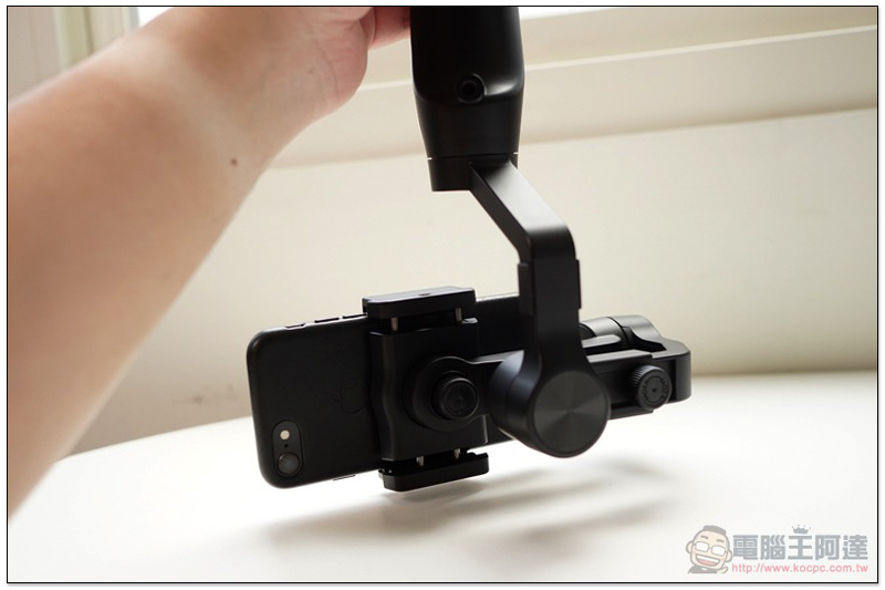 超值款 MOZA Mini-Mi 手機穩定器開箱 體驗:搭載便利無線充電,還有滿滿擴充性 - 電腦王阿達 超值款 MOZA Mini-Mi 手機穩定器開箱 體驗:搭載便利無線充電,還有滿滿擴充性 - 電腦王阿達