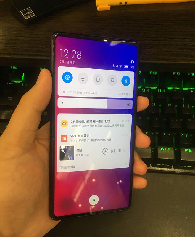 小米MIX 3 真機諜照曝光,下巴更窄了 - 電腦王阿達 小米MIX 3 真機諜照曝光,下巴更窄了 - 電腦王阿達