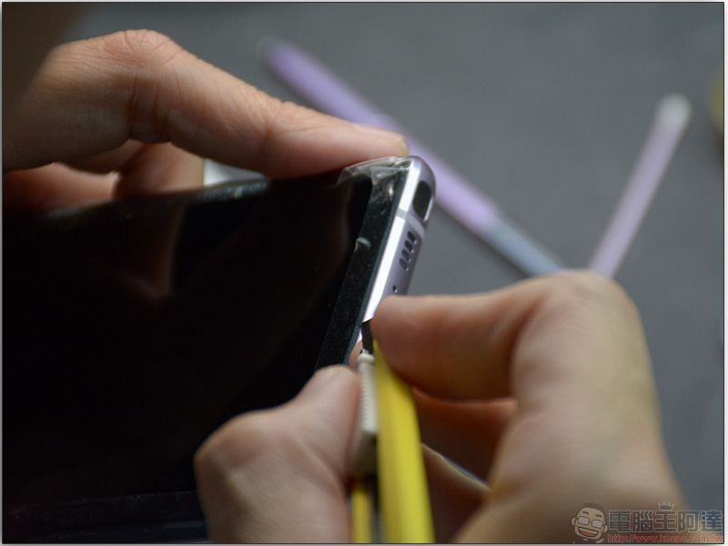 Samsung Galaxy Note 9 膜斯密碼 3D滿版強化玻璃保護貼+全機包膜 施工三部曲,讓你安心用新機 - 電腦王阿達 Samsung Galaxy Note 9 膜斯密碼 3D滿版強化玻璃保護貼+全機包膜 施工三部曲,讓你安心用新機 - 電腦王阿達