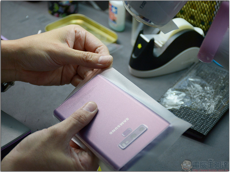 Samsung Galaxy Note 9 膜斯密碼 3D滿版強化玻璃保護貼+全機包膜 施工三部曲,讓你安心用新機 - 電腦王阿達 Samsung Galaxy Note 9 膜斯密碼 3D滿版強化玻璃保護貼+全機包膜 施工三部曲,讓你安心用新機 - 電腦王阿達