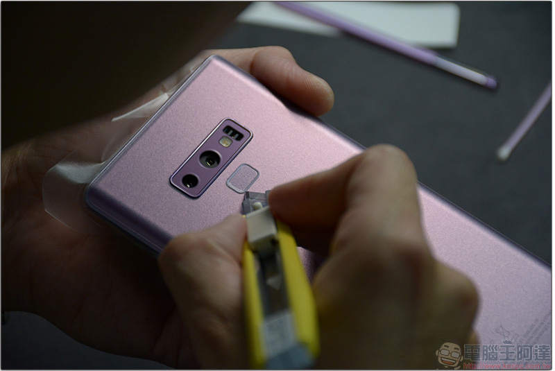 Samsung Galaxy Note 9 膜斯密碼 3D滿版強化玻璃保護貼+全機包膜 施工三部曲,讓你安心用新機 - 電腦王阿達 Samsung Galaxy Note 9 膜斯密碼 3D滿版強化玻璃保護貼+全機包膜 施工三部曲,讓你安心用新機 - 電腦王阿達