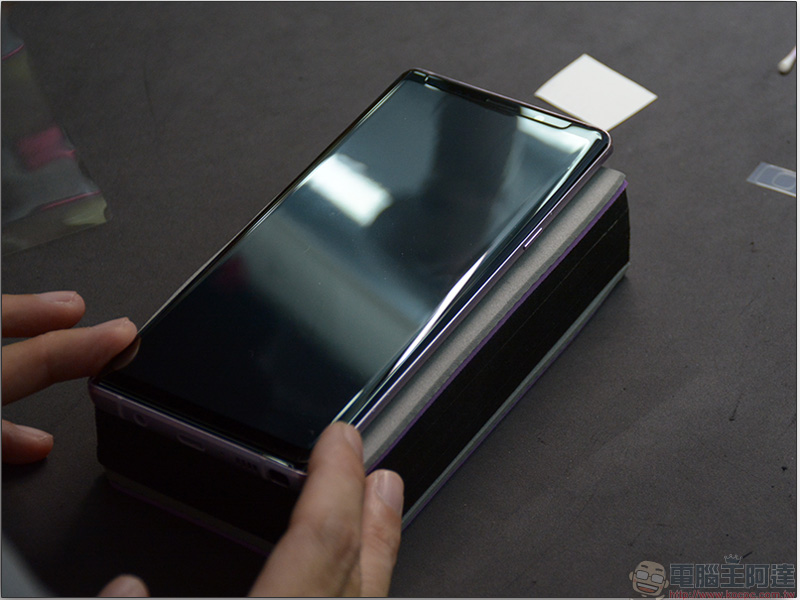 Samsung Galaxy Note 9 膜斯密碼 3D滿版強化玻璃保護貼+全機包膜 施工三部曲,讓你安心用新機 - 電腦王阿達 Samsung Galaxy Note 9 膜斯密碼 3D滿版強化玻璃保護貼+全機包膜 施工三部曲,讓你安心用新機 - 電腦王阿達