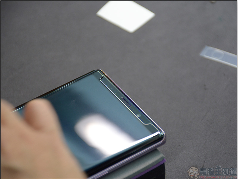 Samsung Galaxy Note 9 膜斯密碼 3D滿版強化玻璃保護貼+全機包膜 施工三部曲,讓你安心用新機 - 電腦王阿達 Samsung Galaxy Note 9 膜斯密碼 3D滿版強化玻璃保護貼+全機包膜 施工三部曲,讓你安心用新機 - 電腦王阿達