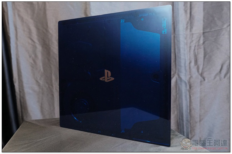 羨慕嫉妒恨, PlayStation 4 Pro 五億台紀念機 直接開箱給你看 - 電腦王阿達 羨慕嫉妒恨, PlayStation 4 Pro 五億台紀念機 直接開箱給你看 - 電腦王阿達