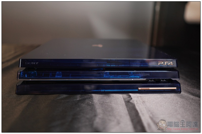 羨慕嫉妒恨， PlayStation 4 Pro 五億台紀念機 直接開箱給你看 - 電腦王阿達