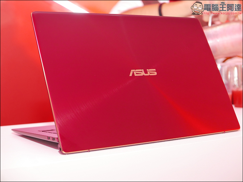 ASUS ZenBook S 勃艮第酒紅 新色正式發表,9/30 前購買 ZenBook S 系列就送 Alexandar King Chen 限量聯名手拿包 - 電腦王阿達 ASUS ZenBook S 勃艮第酒紅 新色正式發表,9/30 前購買 ZenBook S 系列就送 Alexandar King Chen 限量聯名手拿包 - 電腦王阿達
