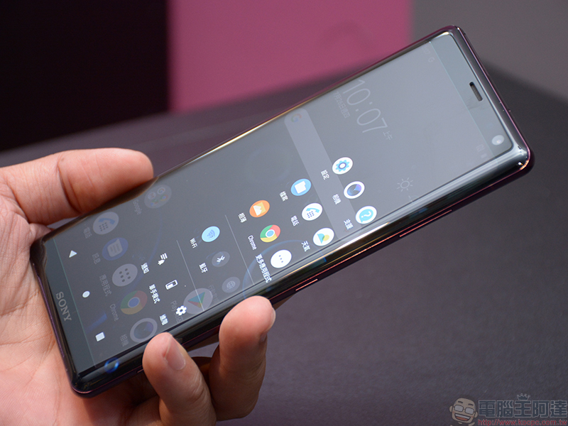 Sony Xperia XZ3 正式發表,側邊操控與智慧啟動新技術令人驚艷 - 電腦王阿達 Sony Xperia XZ3 正式發表,側邊操控與智慧啟動新技術令人驚艷 - 電腦王阿達