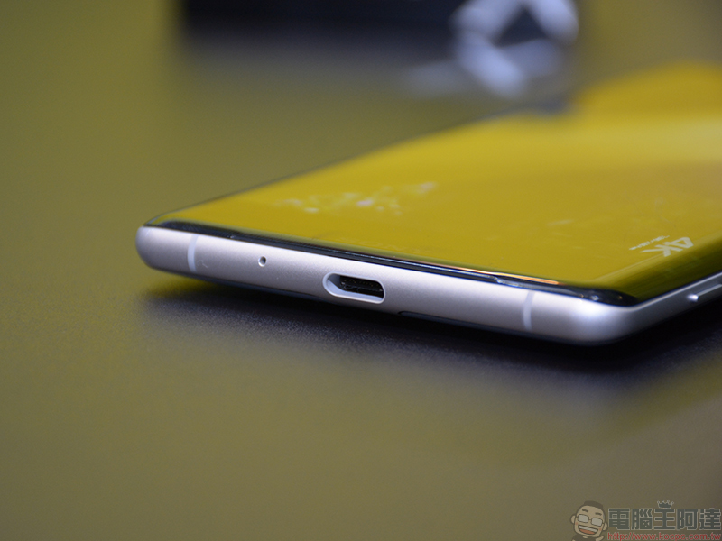 Sony Xperia XZ3 正式發表,側邊操控與智慧啟動新技術令人驚艷 - 電腦王阿達 Sony Xperia XZ3 正式發表,側邊操控與智慧啟動新技術令人驚艷 - 電腦王阿達