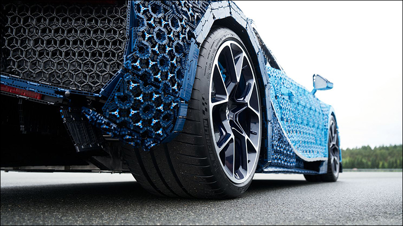 LEGO樂高 打造1：1的 Bugatti Chiron 超跑樂高版，還真的可以開！ - 電腦王阿達
