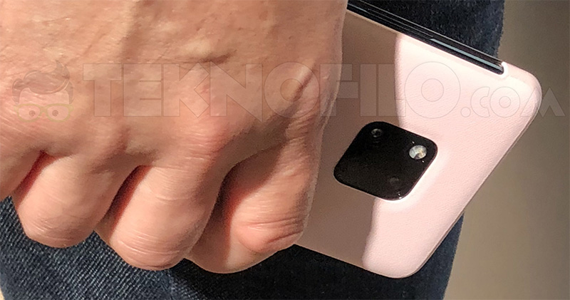 疑似 Huawei Mate 20 實機照 IFA 2018 意外曝光,採用方格排列三鏡頭 - 電腦王阿達 疑似 Huawei Mate 20 實機照 IFA 2018 意外曝光,採用方格排列三鏡頭 - 電腦王阿達