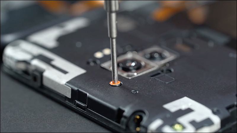 小米 POCOPHONE F1 ( POCO F1 ) 拆機難度低,一支螺絲起子搞定 - 電腦王阿達 小米 POCOPHONE F1 ( POCO F1 ) 拆機難度低,一支螺絲起子搞定 - 電腦王阿達