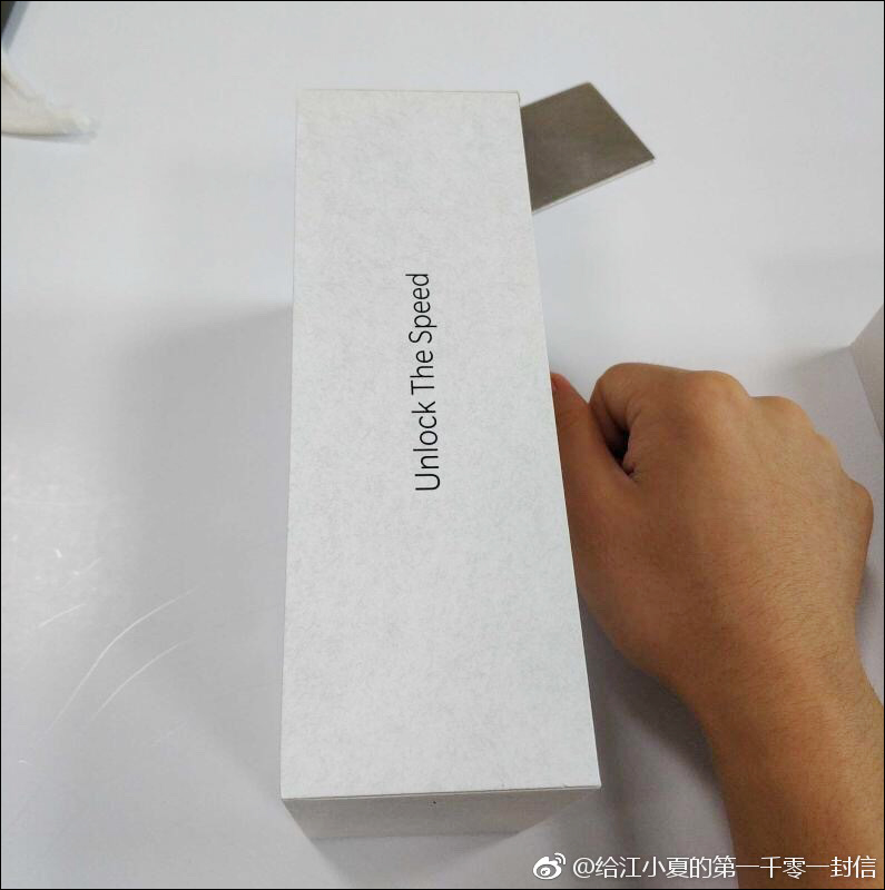 OnePlus 6T 包裝盒疑似曝光，支援螢幕指紋辨識 - 電腦王阿達