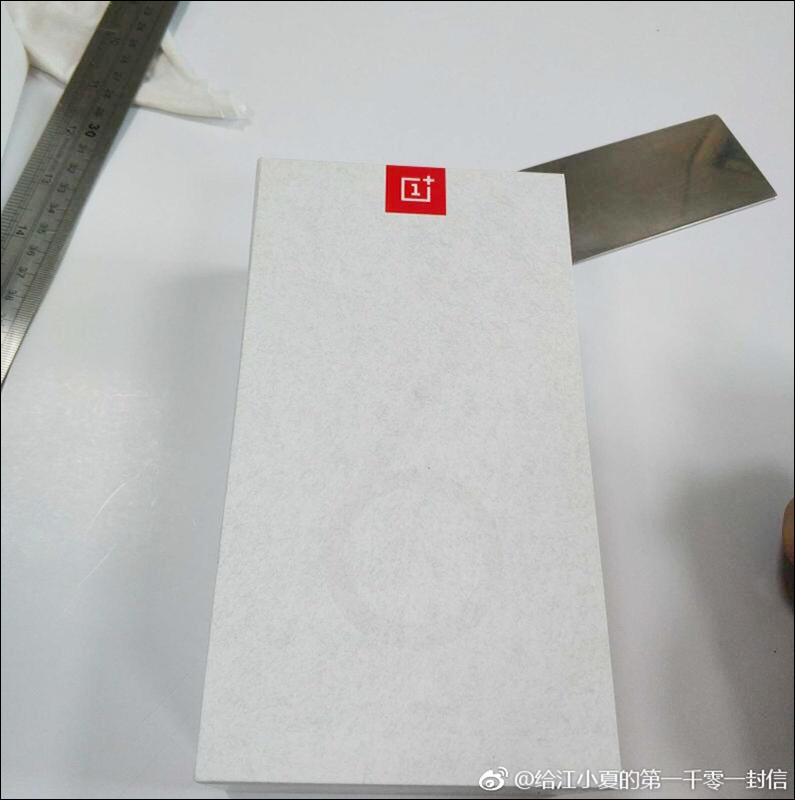 OnePlus 6T 包裝盒疑似曝光,支援螢幕指紋辨識 - 電腦王阿達 OnePlus 6T 包裝盒疑似曝光,支援螢幕指紋辨識 - 電腦王阿達