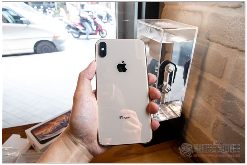 iPhone XS iPhone XS