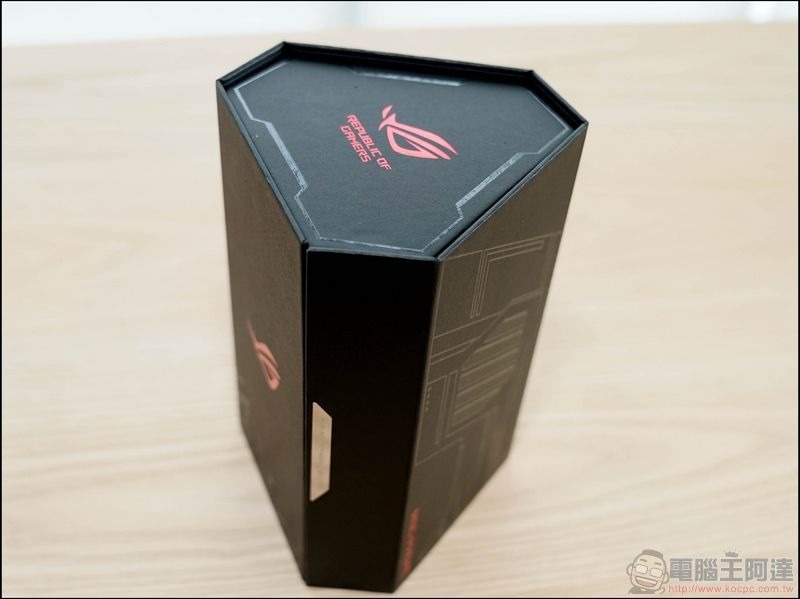 ROG Phone 大全套開箱 - 06 ROG Phone 大全套開箱 - 06