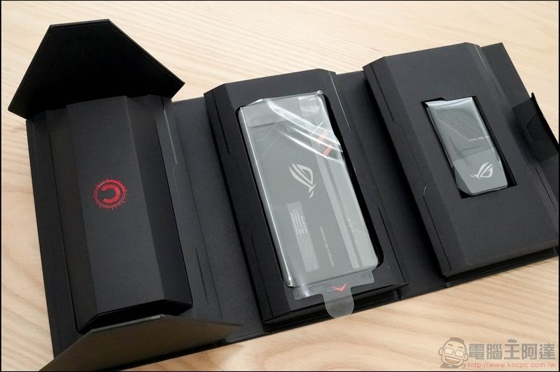 ROG Phone 大全套開箱 - 08 ROG Phone 大全套開箱 - 08