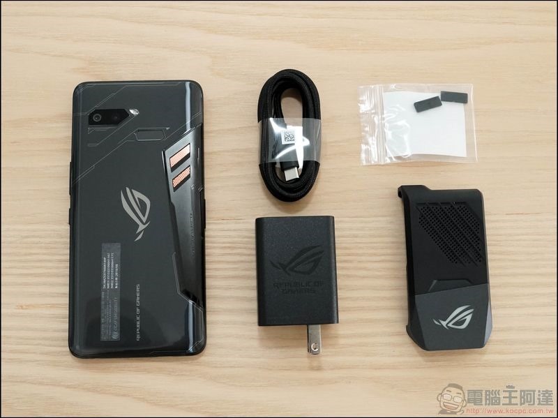 ROG Phone 大全套開箱 - 09 ROG Phone 大全套開箱 - 09
