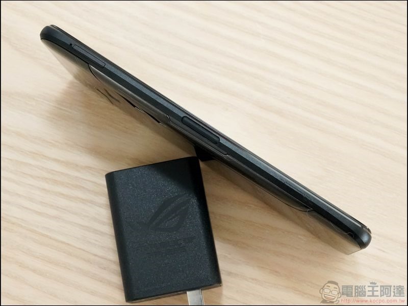ROG Phone 大全套開箱 - 15 ROG Phone 大全套開箱 - 15