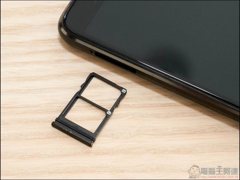 ROG Phone 大全套開箱 - 17 ROG Phone 大全套開箱 - 17