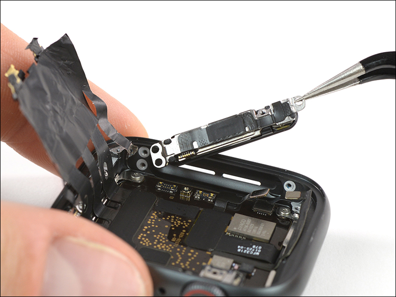 Apple Watch Series 4 被 iFixit 拆解 - 電腦王阿達 Apple Watch Series 4 被 iFixit 拆解 - 電腦王阿達