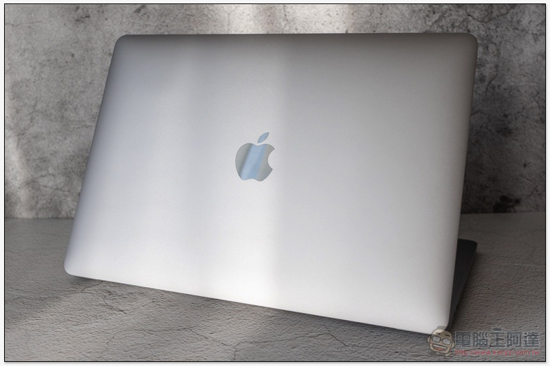 對 依然有可靠性問題的 MacBook 鍵盤 蘋果「感到抱歉」 - 電腦王阿達