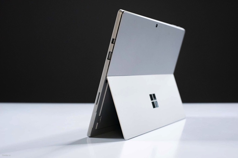 4435453_Tren_tay_surface_Pro_6_Tinhte_4.jpg 4435453 Tren tay surface Pro 6 Tinhte 4