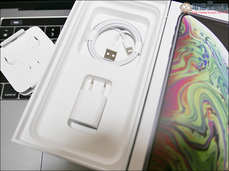 Apple iPhone XS / XS Max 驚傳充電 Bug ：插上充電線無法自動開始充電（實測結果：確實會發生） - 電腦王阿達