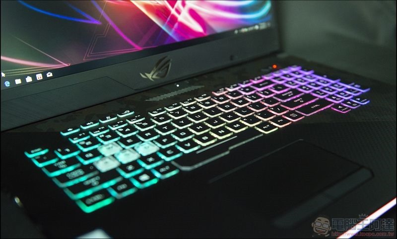 ROG Strix SCAR II 開箱 GL704 評測 - 15 ROG Strix SCAR II 開箱 GL704 評測 - 15
