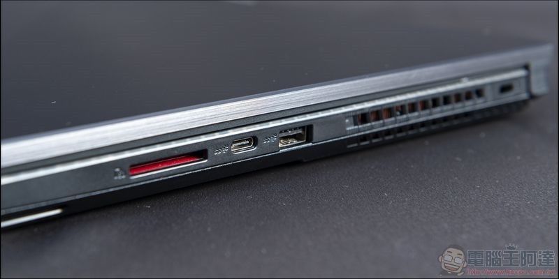 ROG Strix SCAR II 開箱 GL704 評測 - 24 ROG Strix SCAR II 開箱 GL704 評測 - 24