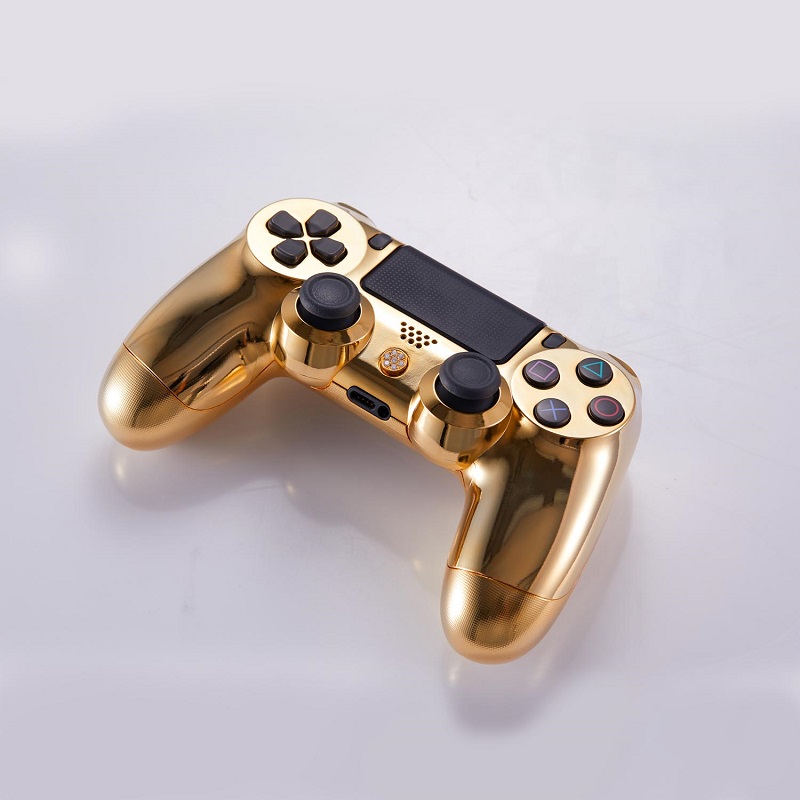 滿手盡握黃金把! 鍍金加鑽石點綴 DUALSHOCK 4無線控制器 開放訂購 - 電腦王阿達 Brikk 鍍金加鑽石點綴 DUALSHOCK 4無線控制器