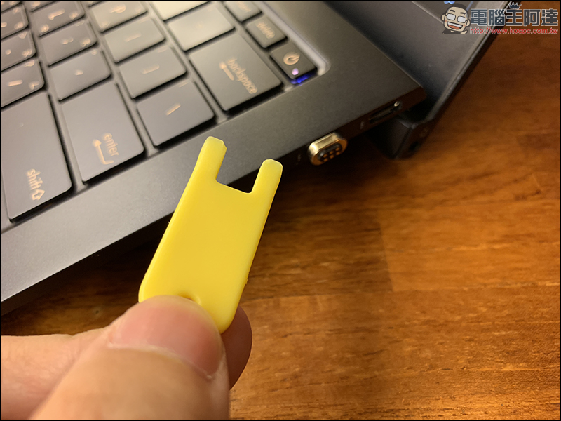 ELECJET 磁吸快充電源線 開箱動手玩: L 型轉角設計更安全,一線多用途超方便! - 電腦王阿達 ELECJET 磁吸快充電源線 開箱動手玩: L 型轉角設計更安全,一線多用途超方便! - 電腦王阿達