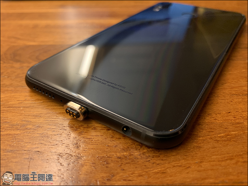 ELECJET 磁吸快充電源線 開箱動手玩: L 型轉角設計更安全,一線多用途超方便! - 電腦王阿達 ELECJET 磁吸快充電源線 開箱動手玩: L 型轉角設計更安全,一線多用途超方便! - 電腦王阿達