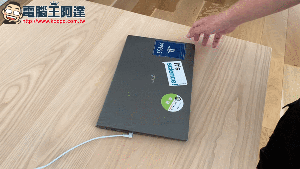 ELECJET 磁吸快充電源線 開箱動手玩: L 型轉角設計更安全,一線多用途超方便! - 電腦王阿達 ELECJET 磁吸快充電源線 開箱動手玩: L 型轉角設計更安全,一線多用途超方便! - 電腦王阿達