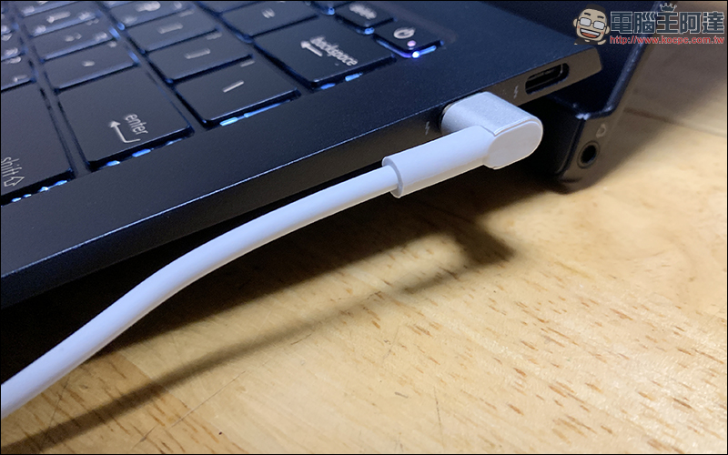 ELECJET 磁吸快充電源線 開箱動手玩: L 型轉角設計更安全,一線多用途超方便! - 電腦王阿達 ELECJET 磁吸快充電源線 開箱動手玩: L 型轉角設計更安全,一線多用途超方便! - 電腦王阿達