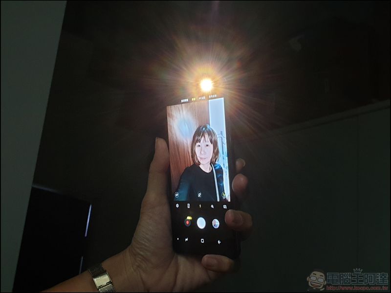 Samsung Galaxy A7 開箱 、評測、評價 最美三鏡頭中階旗艦 - 電腦王阿達