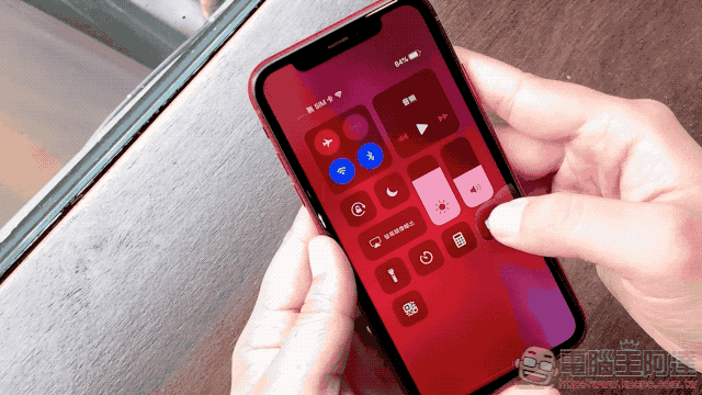 iPhone XR 的 Haptic Touch 將擁有通知「窺看」的 3D Touch 模擬功能 - 電腦王阿達 iPhone XR 的 Haptic Touch 將擁有通知「窺看」的 3D Touch 模擬功能 - 電腦王阿達