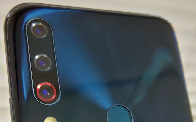 ASUS ZenFone 6 原型機曝光?水滴全螢幕、三主鏡頭設計 - 電腦王阿達 ASUS ZenFone 6 原型機曝光?水滴全螢幕、三主鏡頭設計 - 電腦王阿達