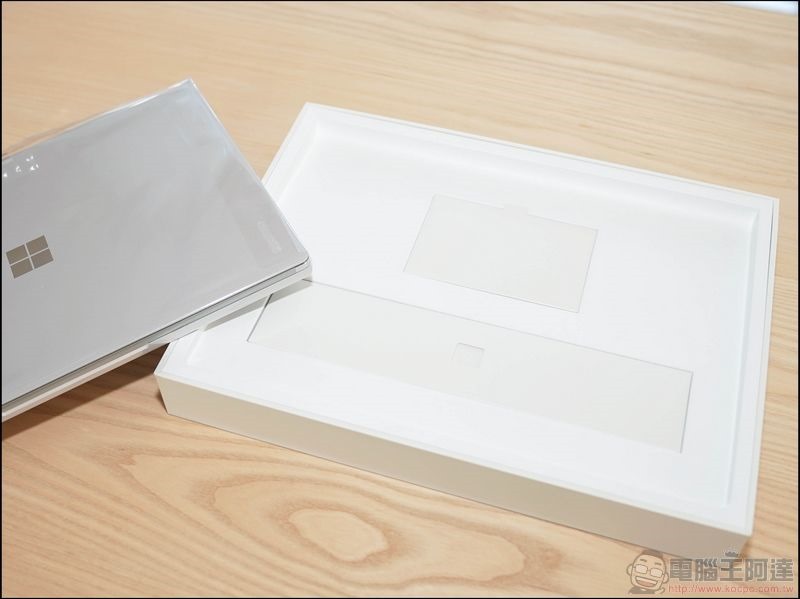 Surface Book 2 開箱 - 03 Surface Book 2 開箱 - 03