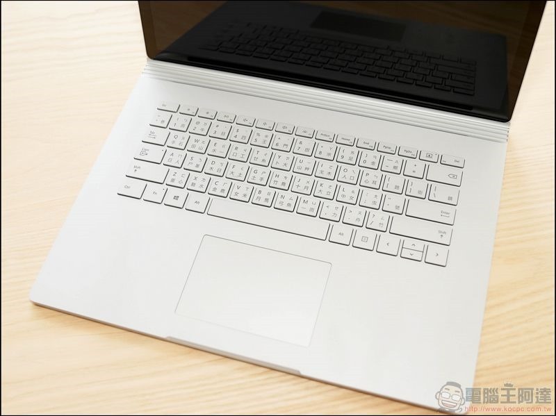 Surface Book 2 開箱 - 13