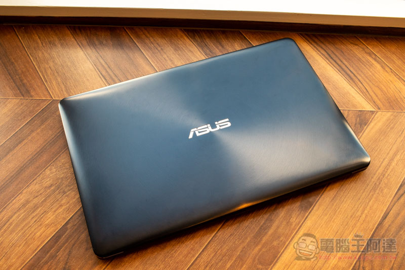 ASUS ZenBook Pro 15 UX580GE 開箱、評測 觸動美.力,創新 ScreenPad 智慧觸控板,帶來更棒工作與娛樂體驗 - 電腦王阿達 ASUS ZenBook Pro 15 UX580GE 開箱、評測 觸動美.力,創新 ScreenPad 智慧觸控板,帶來更棒工作與娛樂體驗 - 電腦王阿達