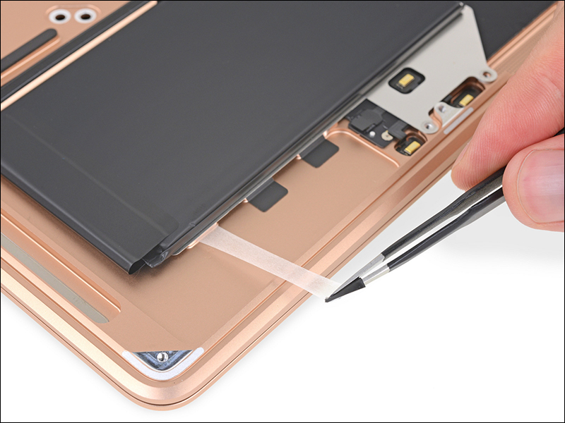 2018 MacBook Air 被 iFixit 拆解,電池更換難度大幅降低 - 電腦王阿達 2018 MacBook Air 被 iFixit 拆解,電池更換難度大幅降低 - 電腦王阿達